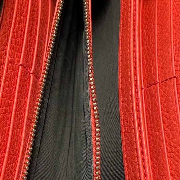 Gucci Red Coral Soho Interlocking GG Leather Zip Around Wallet + Gucci Dust Bag - Picture 12 of 16